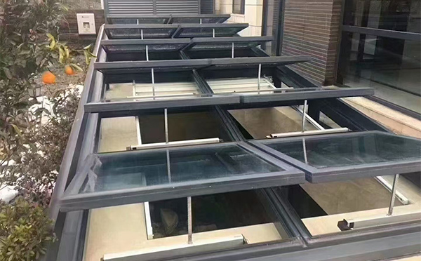 某轨道交通车辆维修车间商州排烟窗应用 某轨道交通车辆维修车间商州排烟窗应用